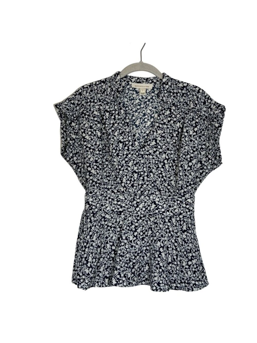 Monteau LA Women's Floral Cap Sleeve Top in Blue / White - Size Medium